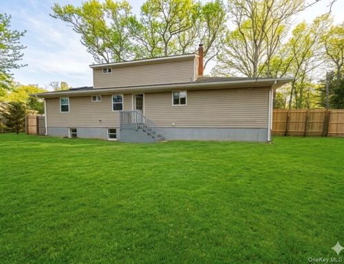 15 Gardiners Rd, Sound Beach, NY, 11789-2427 | Card Image