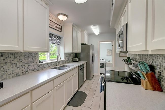 1010 First St Street, House other with 6 bedrooms, 4 bathrooms and 8 parking in Bayside TX | Image 7