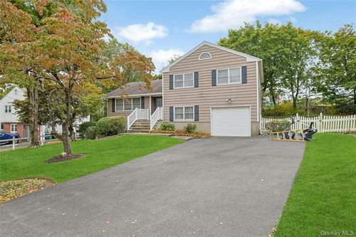 27 Sunrise Dr, Stony Point, NY, 10980-1711 | Card Image