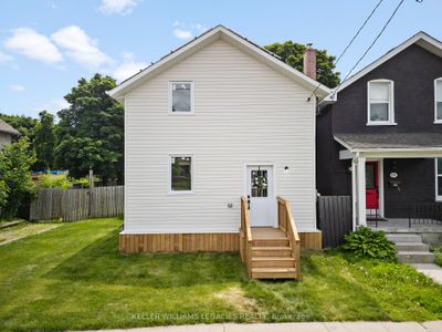 489 Sherbrooke St, House other with 3 bedrooms, 2 bathrooms and 4 parking in Peterborough ON | Image 1