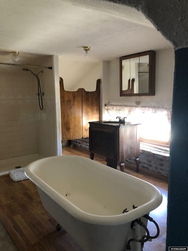 211 8 Th St, House other with 6 bedrooms, 3 bathrooms and null parking in Sinclair WY | Image 22