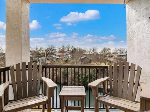 a208-401 W Lincoln St, New Braunfels, TX, 78130-4554 | Card Image