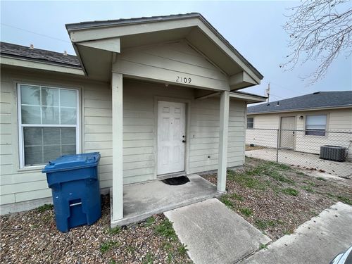 2109 Breezeway Cir, Ingleside, TX, 78362-6227 | Card Image