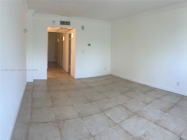 APT-207 - 19390 Collins Ave, Condo with 2 bedrooms, 2 bathrooms and null parking in Sunny Isles Beach FL | Image 38