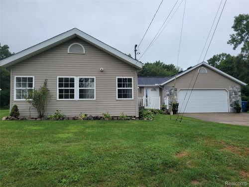 15204 Restwood Dr, Linden, MI, 48451-8707 | Card Image