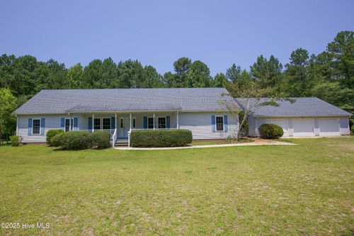 424 Bingham St, Carthage, NC, 28327-6749 | Card Image