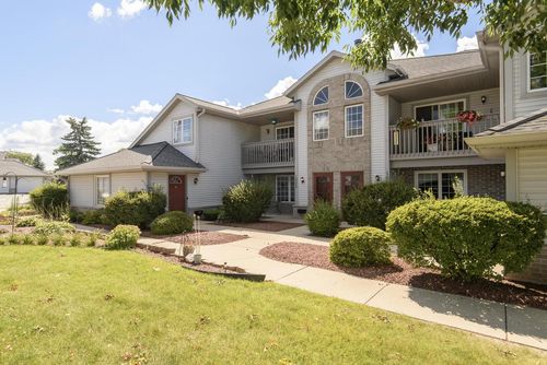a-1055 Quinlan Drive, Pewaukee, WI, 53072 | Card Image