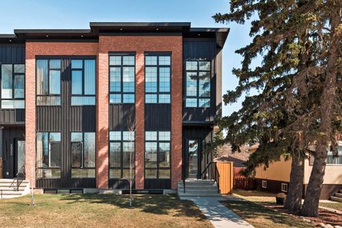 2034 29 St Sw, Calgary, AB, T3E2J9 | Card Image