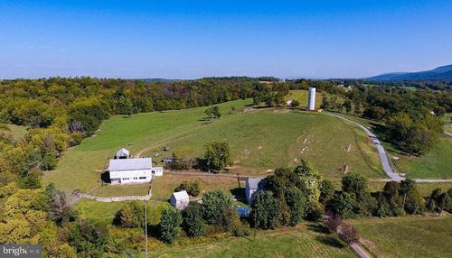 21228 Black Rock Rd, HAGERSTOWN, MD, 21740-1826 | Card Image