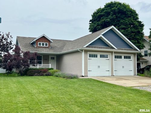 409 W Main St, Williamsville, IL, 62693-9702 | Card Image