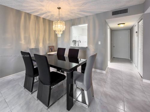 303-7145 Huntington Ln, Delray Beach, FL, 33446 | Card Image
