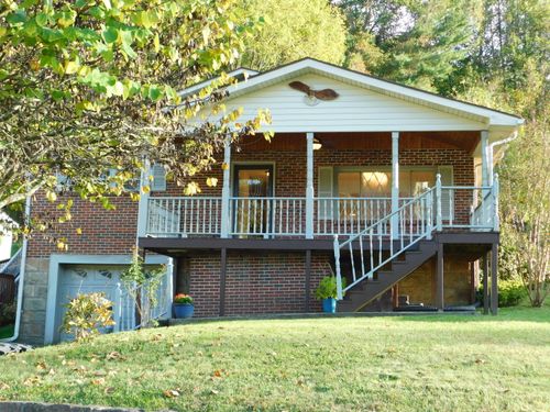 28 Wolf Hollow Rd, Baxter, KY, 40806-8364 | Card Image