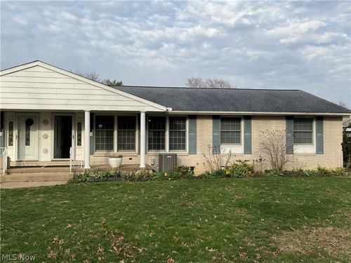 6644 Ravenwood Ave Nw, Canton, OH, 44718-1032 | Card Image