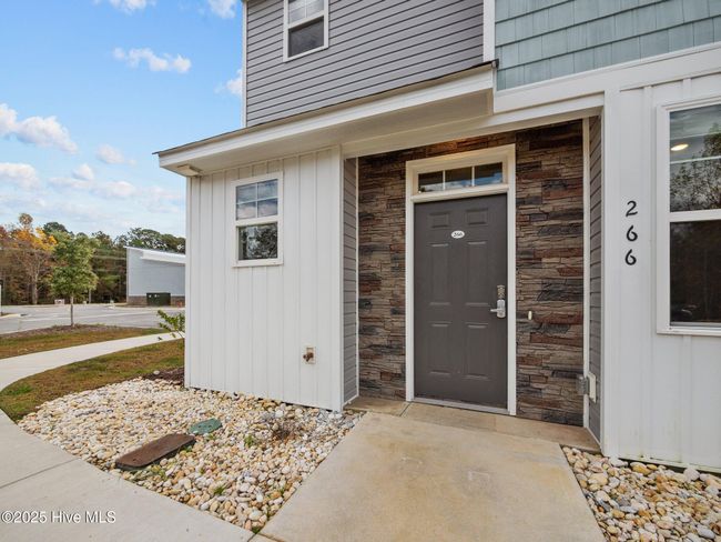 266 Sandy Cove Ln, Townhouse with 3 bedrooms, 4 bathrooms and null parking in Sneads Ferry NC | Image 4
