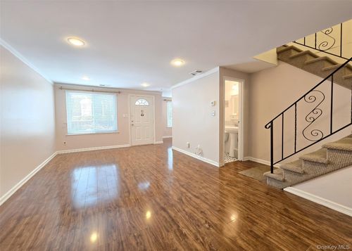 107 Glen Hollow Dr, Port Jefferson Station, NY, 11776-3547 | Card Image