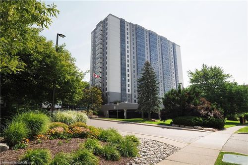 614-55 Green Valley Dr, Kitchener, ON, N2P1Z6 | Card Image