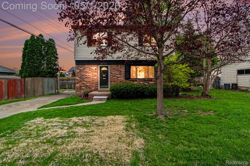 8732 Fremont St, Westland, MI, 48185-4076 | Card Image