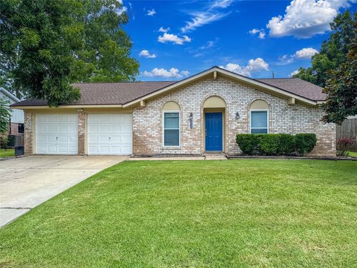 217 Mary Ann Dr, Friendswood, TX, 77546-3709 | Card Image