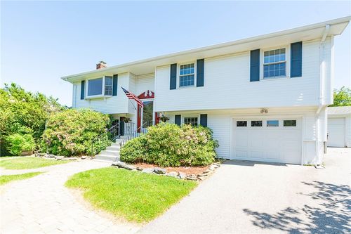 29 Algonquin Dr, Middletown, RI, 02842-4573 | Card Image