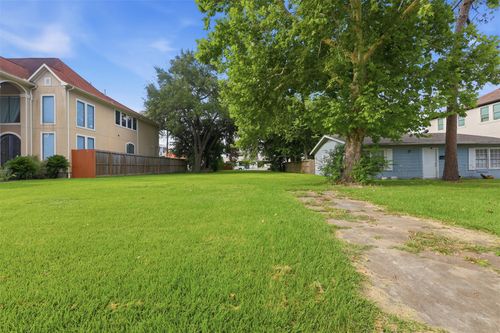 5115 Locust St, Bellaire, TX, 77401-3320 | Card Image