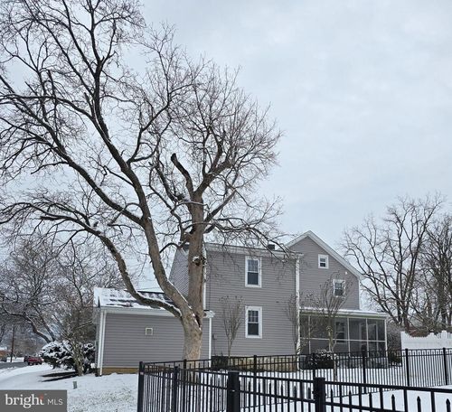 805 Hamilton St, CARLISLE, PA, 17013-1524 | Card Image