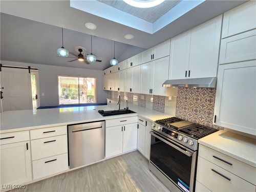 9536 Eagle Valley Dr, Las Vegas, NV, 89134-7815 | Card Image