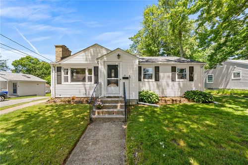 10 Craigie St, North Providence, RI, 02911-1307 | Card Image