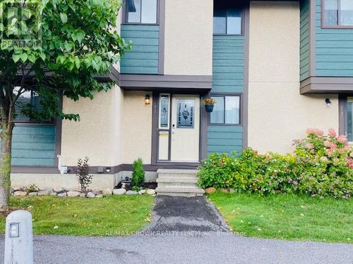 28-1649 Meadowbrook Rd, Gloucester, ON, K1B4W6 | Card Image