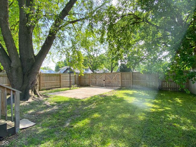 Fully fence yard gives plenty of privacy. | Image 24