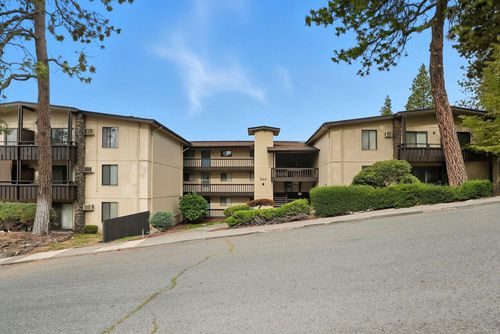 844 W Cliff Dr, Spokane, WA, 99204-3761 | Card Image