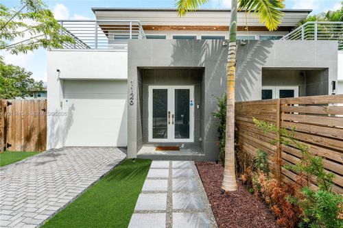 1126 Ne 2nd Ave, Fort Lauderdale, FL, 33304-1911 | Card Image