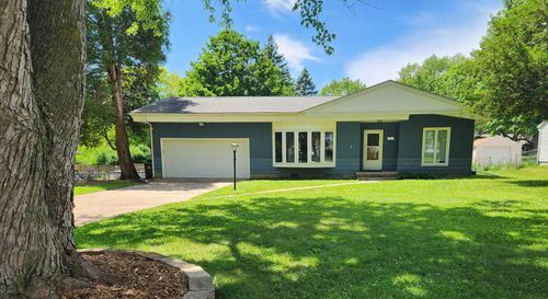 3119 Hillcrest Dr, Cedar Falls, IA, 50613-5705 | Card Image