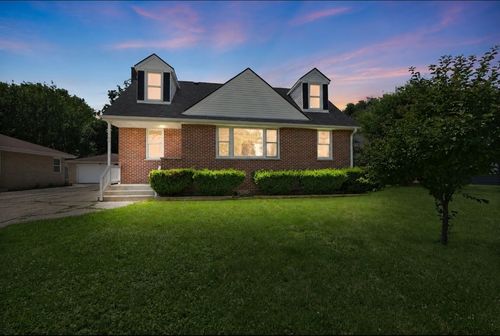 17931 W Gages Lake Rd, Grayslake, IL, 60030-2835 | Card Image