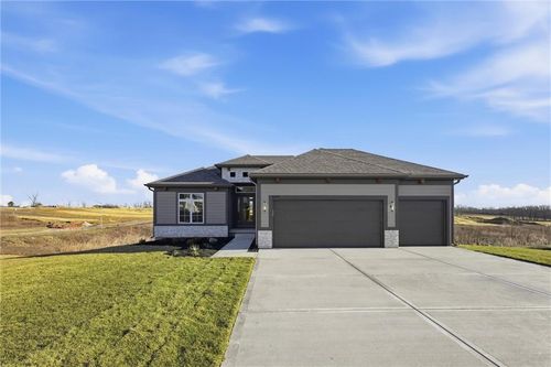 9419 N Belleview Ave, Kansas City, MO, 64155-3644 | Card Image