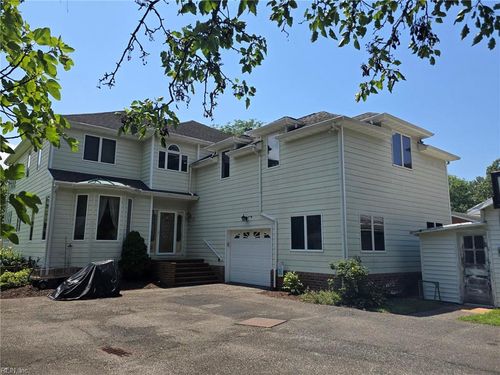 4498 Hermitage Ln, Gloucester, VA, 23061-3527 | Card Image