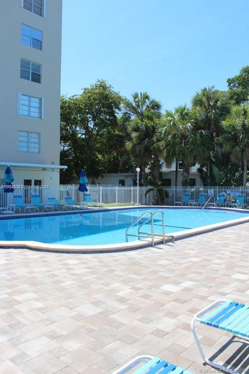apt-4l-1455 N Treasure Dr, North Bay Village, FL, 33141-4102 | Card Image