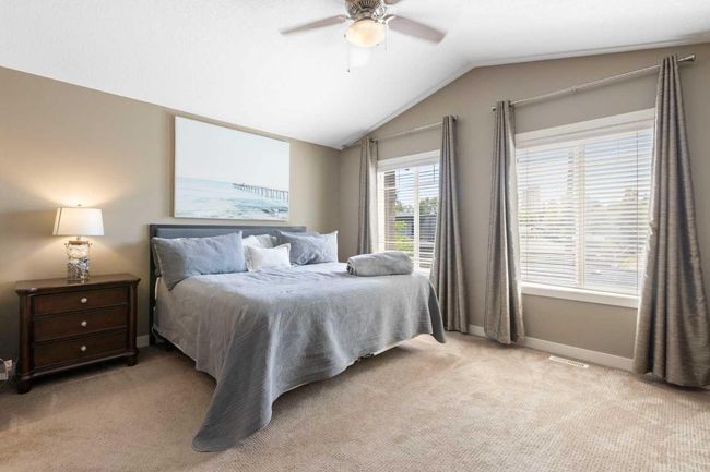 3531 3 Ave Sw, Home with 3 bedrooms, 3 bathrooms and 2 parking in Calgary AB | Image 17