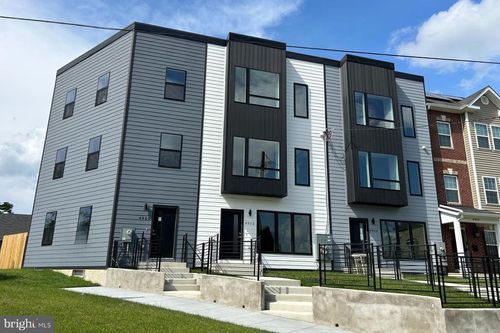 4902 D St Se, WASHINGTON, DC, 20019-6132 | Card Image