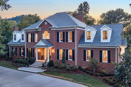 4905 Tyne Valley Blvd, Nashville, TN, 37220-1500 | Card Image
