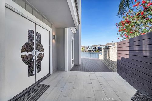 16097 Saint Croix Cir, Huntington Beach, CA, 92649-2047 | Card Image