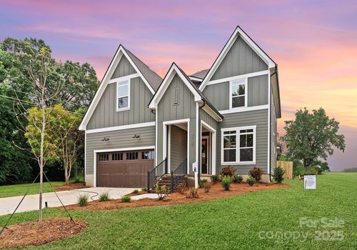2530 Elkwood Cir, Charlotte, NC, 28205-2118 | Card Image