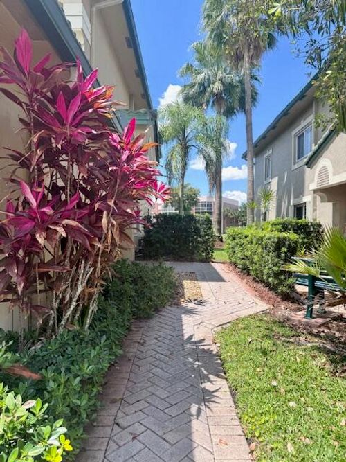 7842 Exeter Blvd E, Tamarac, FL, 33321-8796 | Card Image