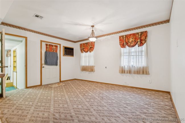 307 S Cherokee St, House other with 3 bedrooms, 2 bathrooms and null parking in Locust Grove OK | Image 6