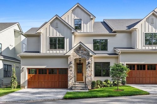 22 Common Ct, Lexington, MA, 02421-6137 | Card Image