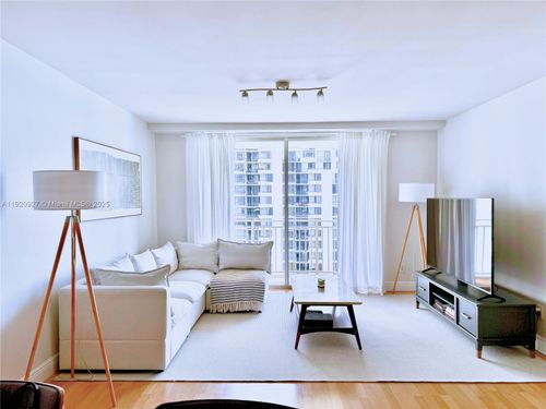 apt-1405-770 Claughton Island Dr, Miami, FL, 33131-2629 | Card Image