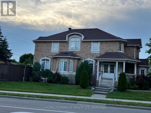 2 Roycrest St, Brampton, ON, L6Z4P5 | Card Image