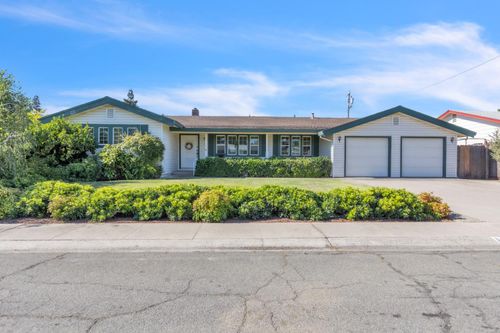 1460 Peach Tree Ln, Yuba City, CA, 95993-1711 | Card Image