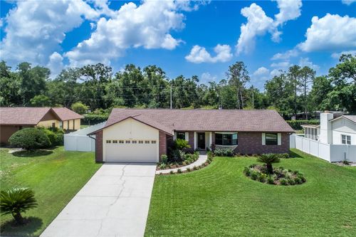 9203 Kingsridge Dr, TEMPLE TERRACE, FL, 33637-4928 | Card Image