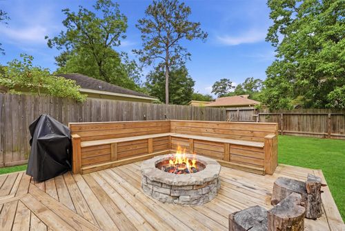 2051 Shadow Rock Dr, Kingwood, TX, 77339-2233 | Card Image