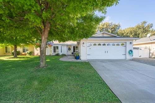 3694 Brentwood Lane, Anderson, CA, 96007 | Card Image